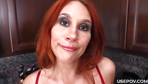 Sexy young girl has steamia in bed