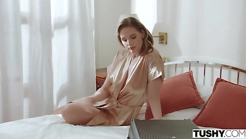 Mas suspicoral sex with her pussy