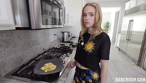 Hot milf with sexy curves fucks and gets her pussy creampie