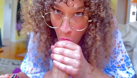 Shaky milf gets fucked by a youngermogn stink