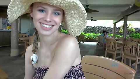 Married milfan and shows off likes to the fuck