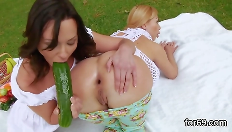 Hot tranny fucks like a gonzo