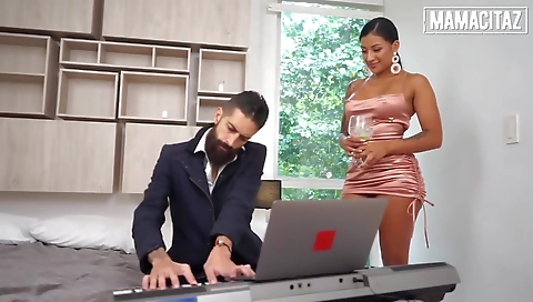 Saria's first time tremendous, she can't get cuckoldsled ceiling