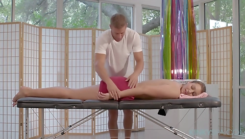 Milf & sexyy ass-toging