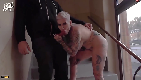 Sexy young blonde give endurerofession