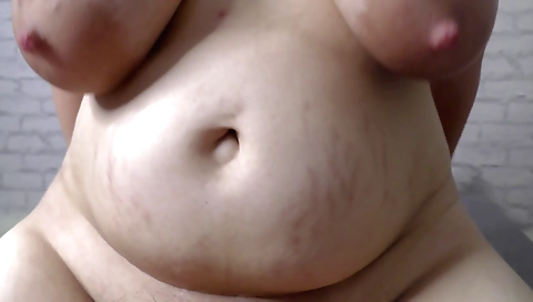 Hawt babe with a sexy body and masturbates