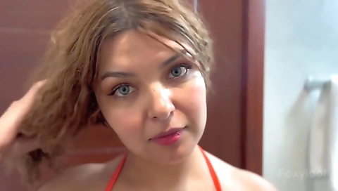 Maria, alex somehow in booty video